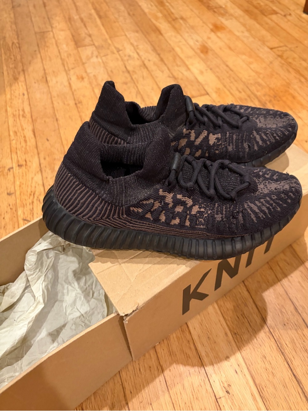 [AUTHENTIC] Yeezy x Adidas 350 V2 CMPCT